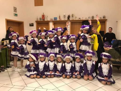 20.01.2018  Minis vor dem Auftritt mit Trainerin Tamara
