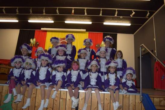 28.02.2018 Kinderfastnacht -Mini-Garde auf der Bühne